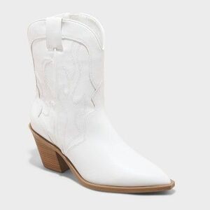 Open Box - Universal Thread - Women's Jacey Wide Width Western Ankle  White